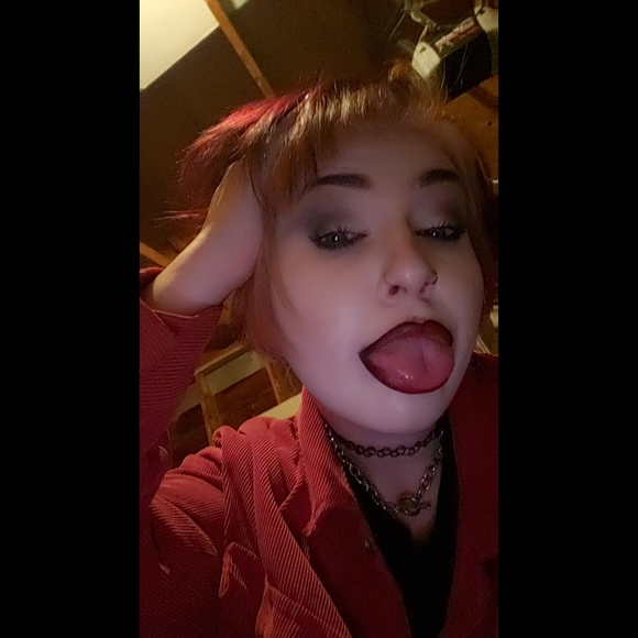 Meet your Posher, Mercedes - Picture 1 of 1